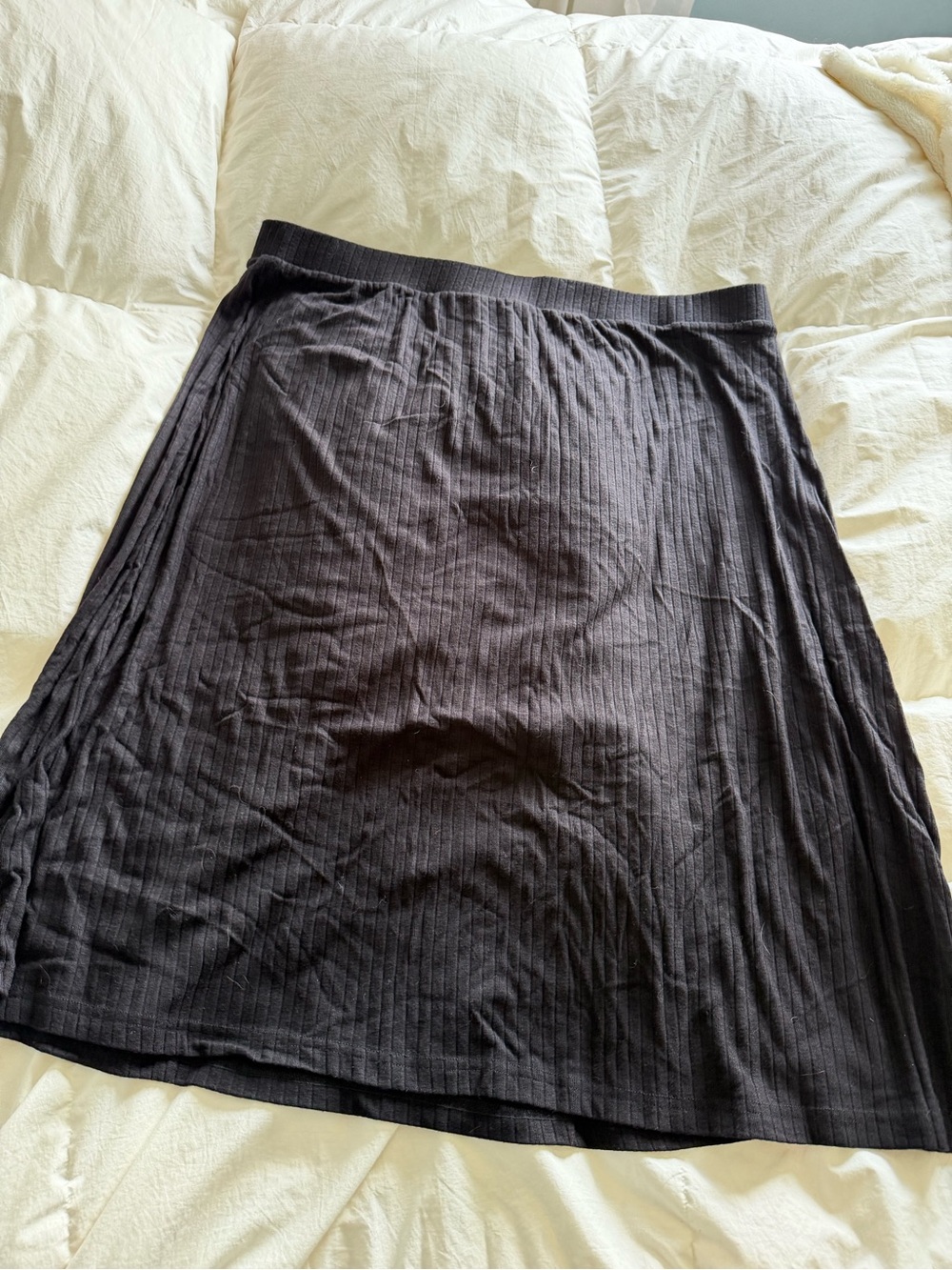 BloomChic Black Ribbed Midi Skirt